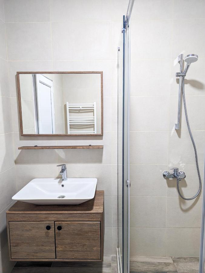 Brand New Apartment In 쿠타이시 외부 사진
