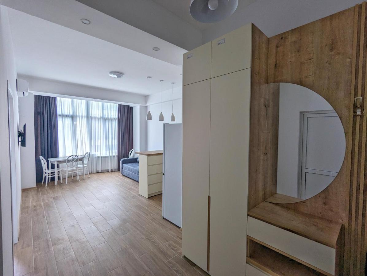Brand New Apartment In 쿠타이시 외부 사진