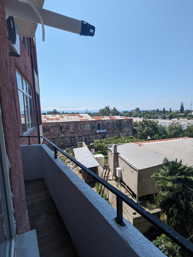 Brand New Apartment In 쿠타이시 외부 사진