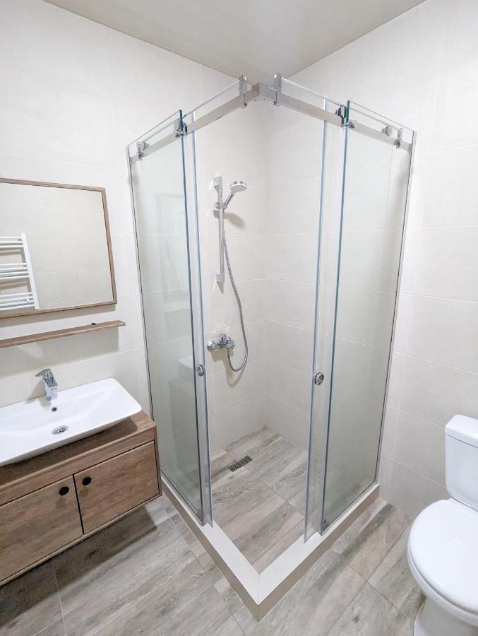 Brand New Apartment In 쿠타이시 외부 사진